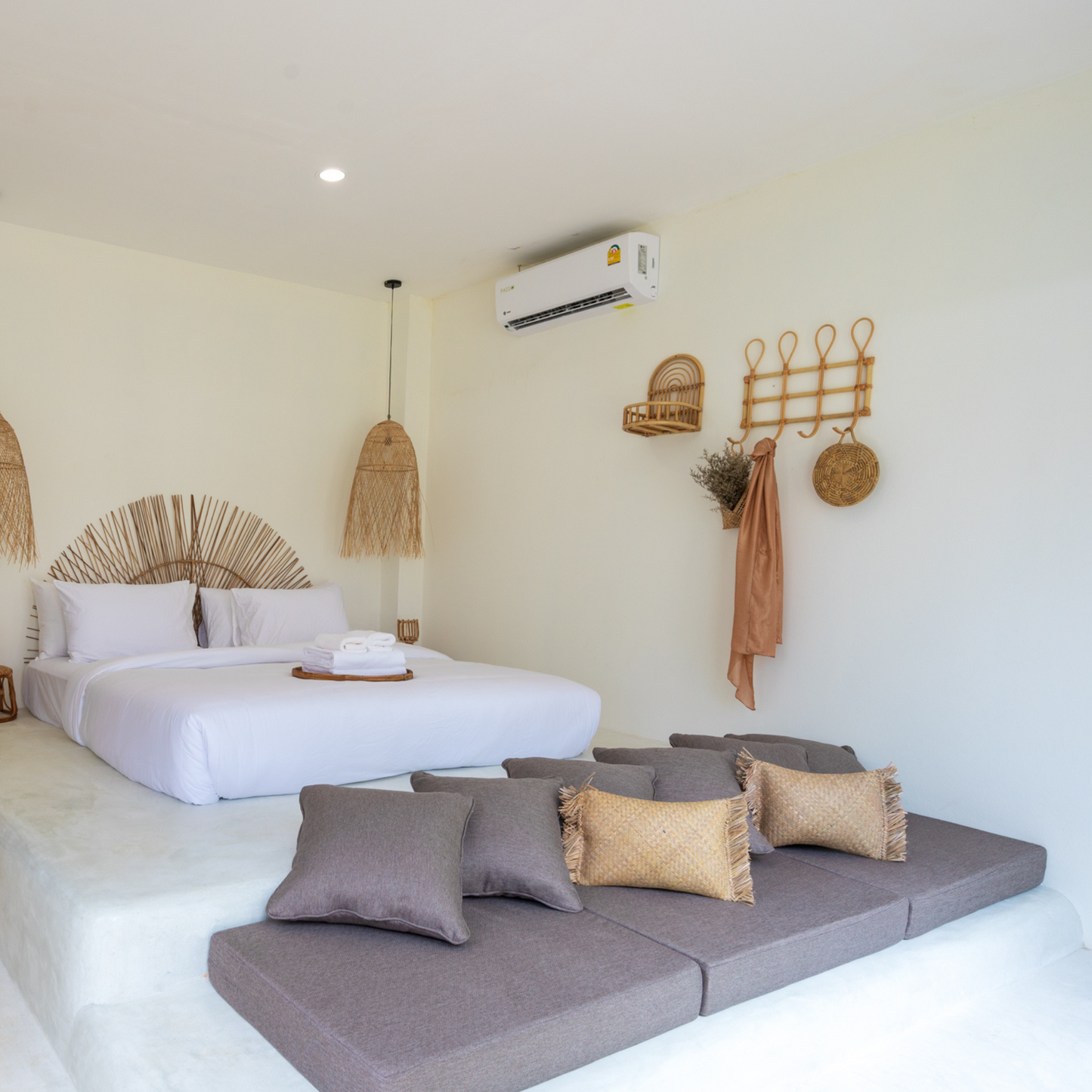 Natural Rattan Wall Hook Rack