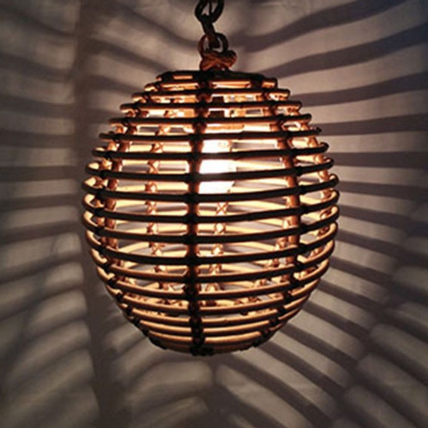 Boho-Chic Round Rattan Hanging Lamp for Ambient Lighting