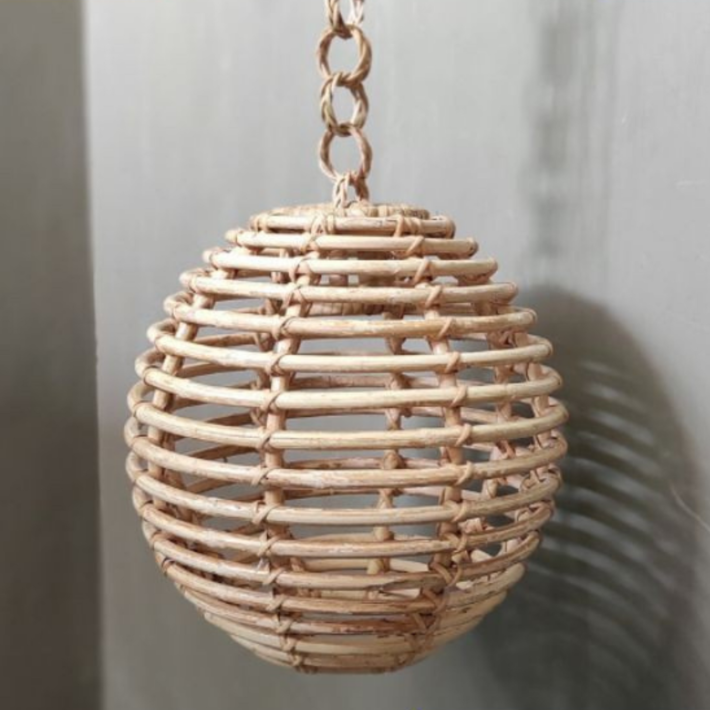Boho-Chic Round Rattan Hanging Lamp for Ambient Lighting