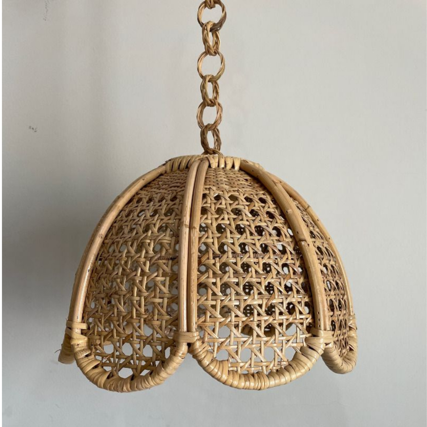 Natural Rattan Bell Pendant – Handwoven Floral Ceiling Light