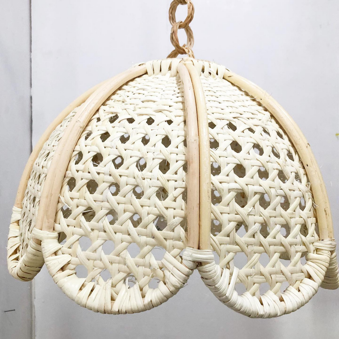 Natural Rattan Bell Pendant – Handwoven Floral Ceiling Light
