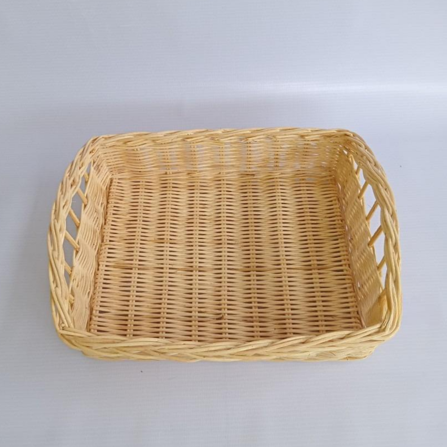 Bent-Handle Rattan Serving Tray – Rectangular Woven Display Platter