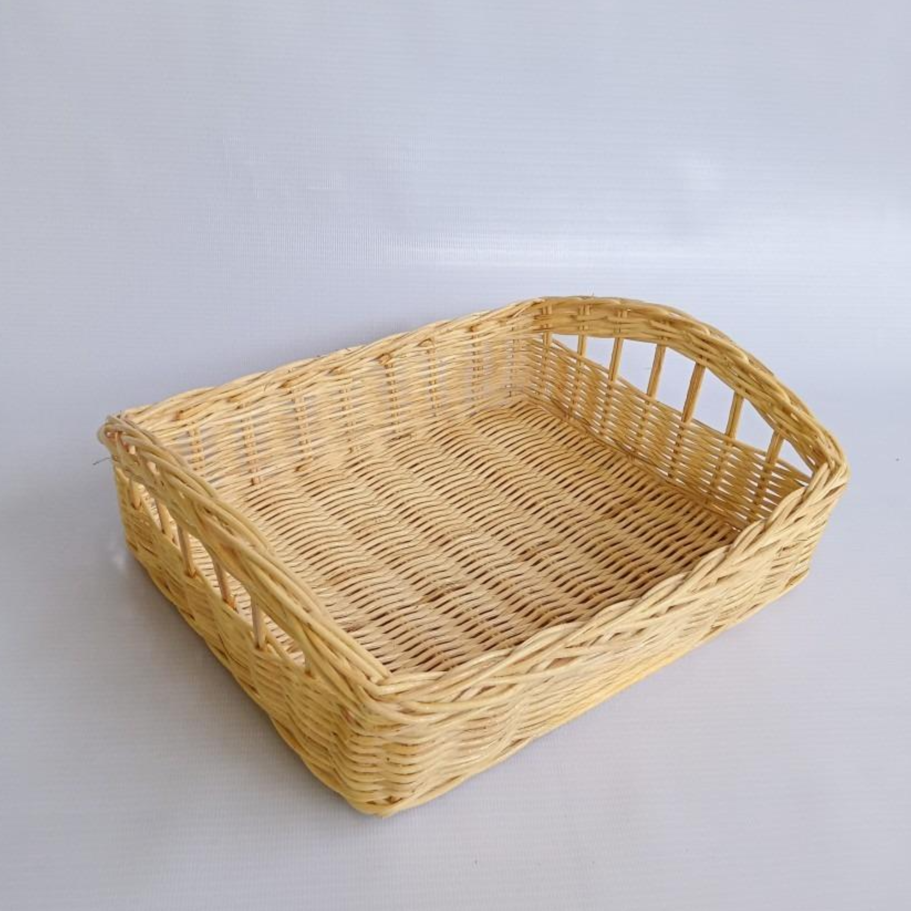 Bent-Handle Rattan Serving Tray – Rectangular Woven Display Platter